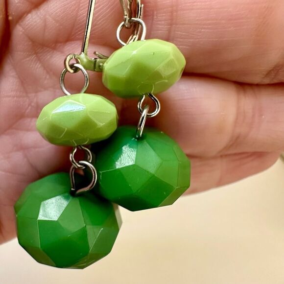 Garold Miller green beaded necklace and earrings set - Picture 9 of 11